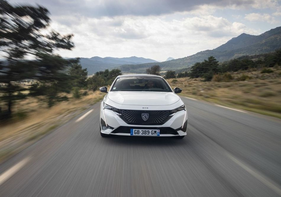 Peugeot e-308: Recenzia štýlového elektrického hatchbacku