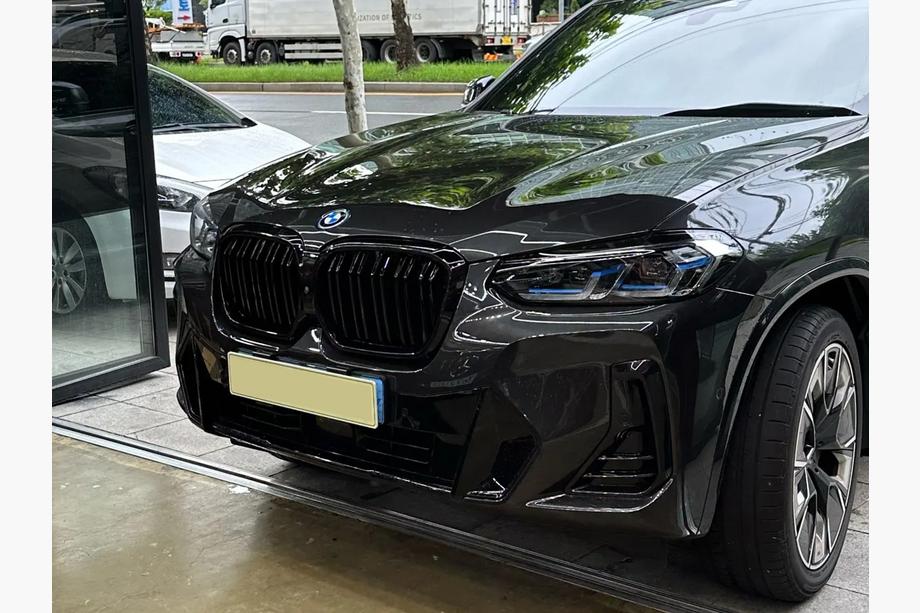 BMW X3 G01 2018– M-Look ľadvinky (pre G08i, lesklá čierna) Image
