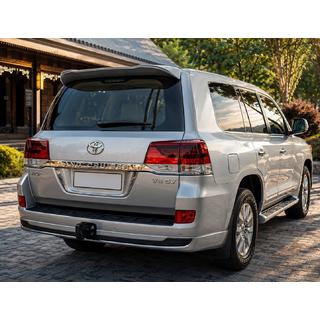 Zadný difúzor – kryt bez chrómu 2016-2021 (Executive 2019/2021, pre ťažné zariadenie) Toyota Land Cruiser 200 2007–2021 fotografia 2