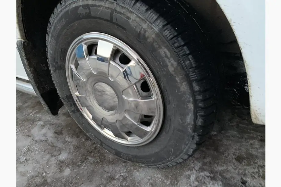 Volkswagen Crafter 2006–2016 Nerezové puklice Lupene (1-katkovyi, sada 4 ks) Fotografia 4