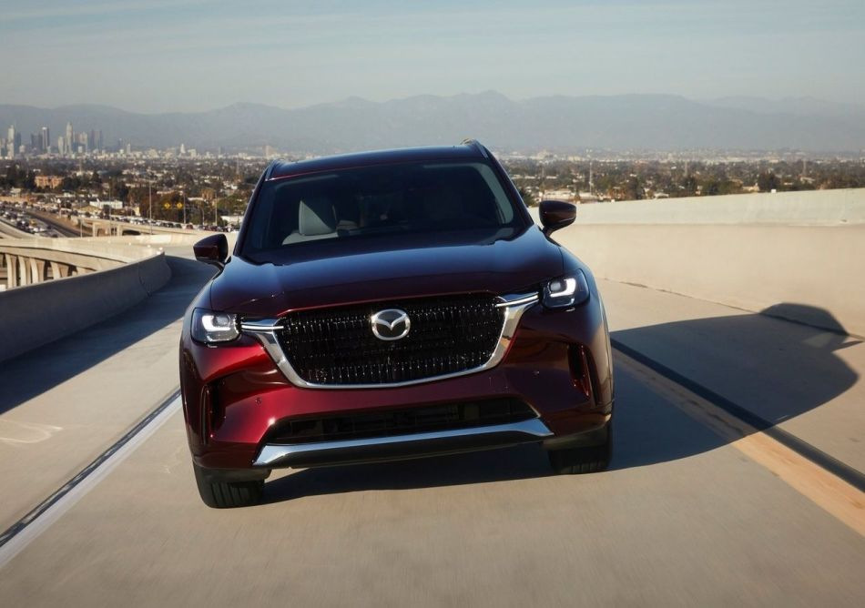 Recenzia trojradového crossovera Mazda CX-90