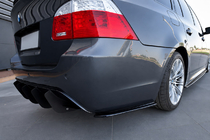 BMW 5. rad E60/E61 2003–2010 Zadné FLAP nadstavce DPT (čierny lesk) fotografia 2
