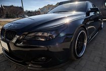 BMW 5. rad E60/E61 2003–2010 Bočné prahy DPT (lesklá čierna) fotografia 3