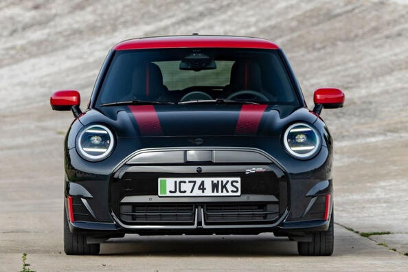 Recenzia elektrického hatchbacku MINI John Cooper Works Electric
