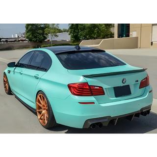M4-Style V2 spojler na kufor (pre F10, čierny lesklý) BMW 5. rad F10/F11 2010–2016 fotografia 1