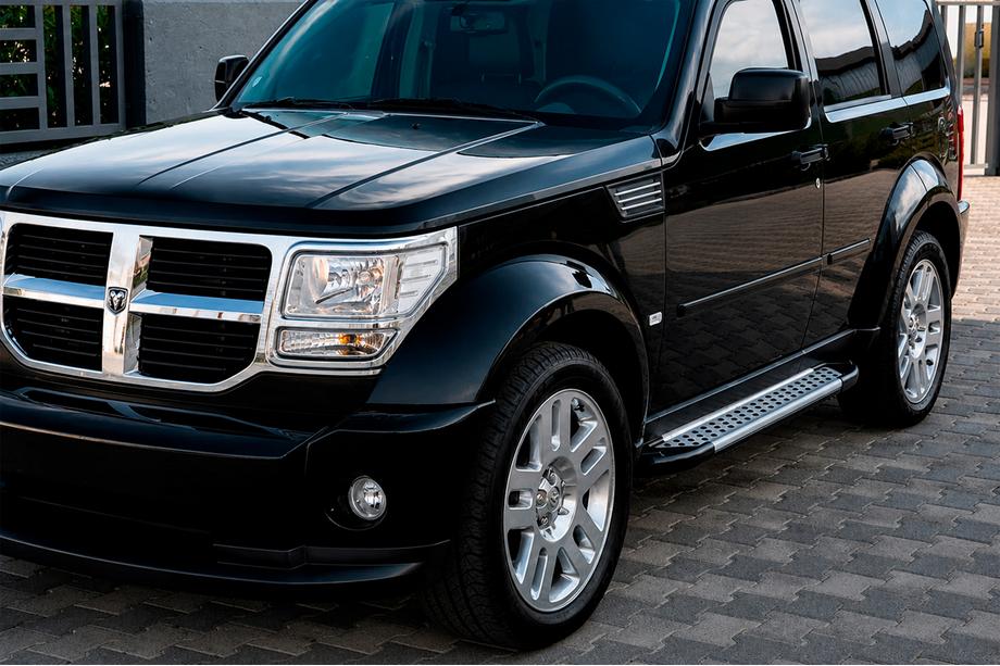 Dodge Nitro 2006–2011 Bočné nášľapy Allmond Grey (2 ks, hliník) Image