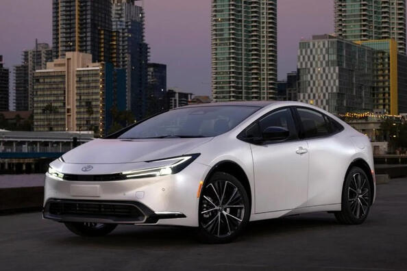 Ako sa rozhodnúť, či potrebujete hybridné auto: rady expertov