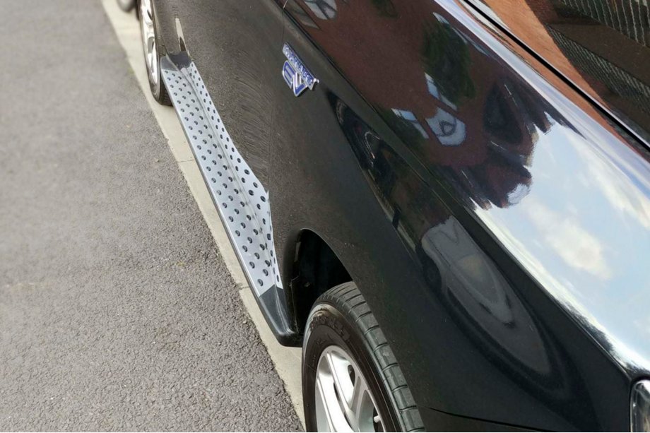 Mitsubishi Outlander 2012–2021 Bočné nášľapy OEM V1 (2 ks, hliník) Fotografia 9
