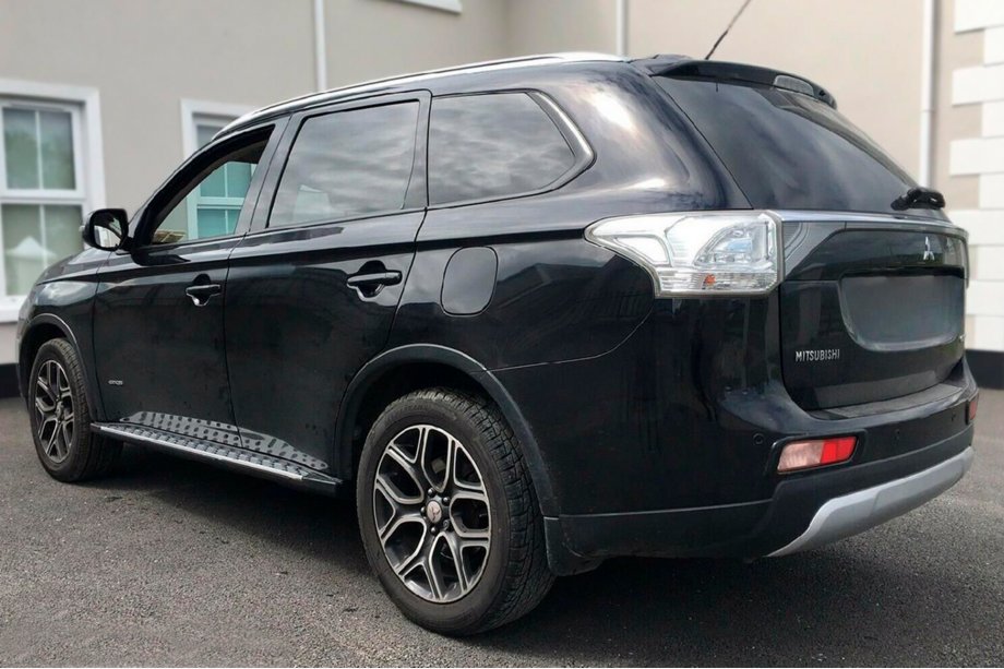 Mitsubishi Outlander 2012–2021 Bočné nášľapy OEM V1 (2 ks, hliník) Fotografia 13