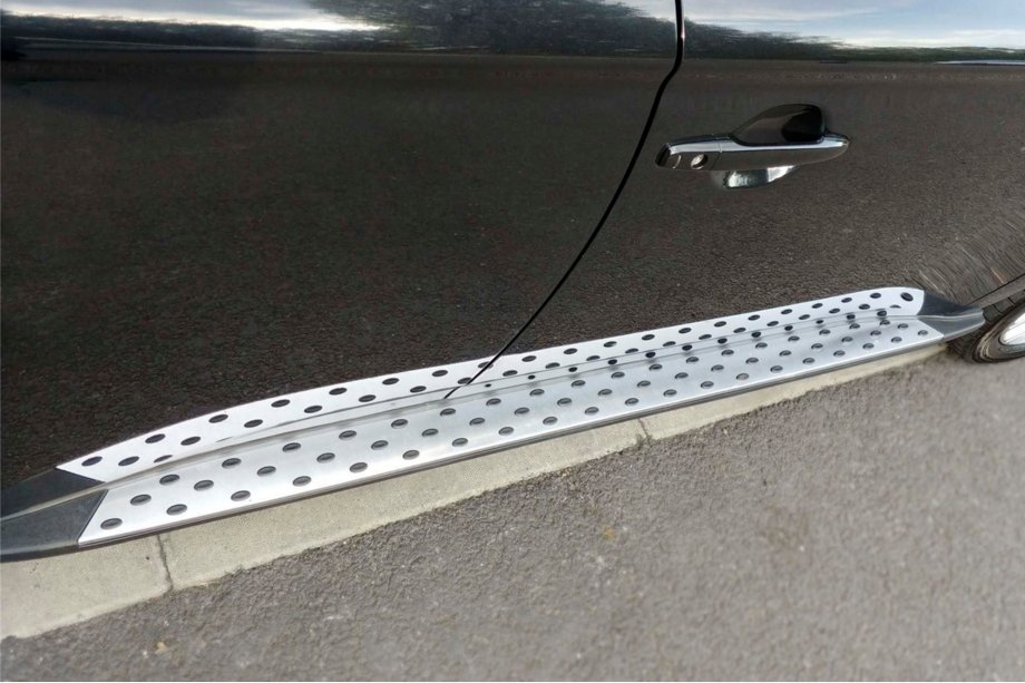 Mitsubishi Outlander 2012–2021 Bočné nášľapy OEM V1 (2 ks, hliník) Fotografia 11