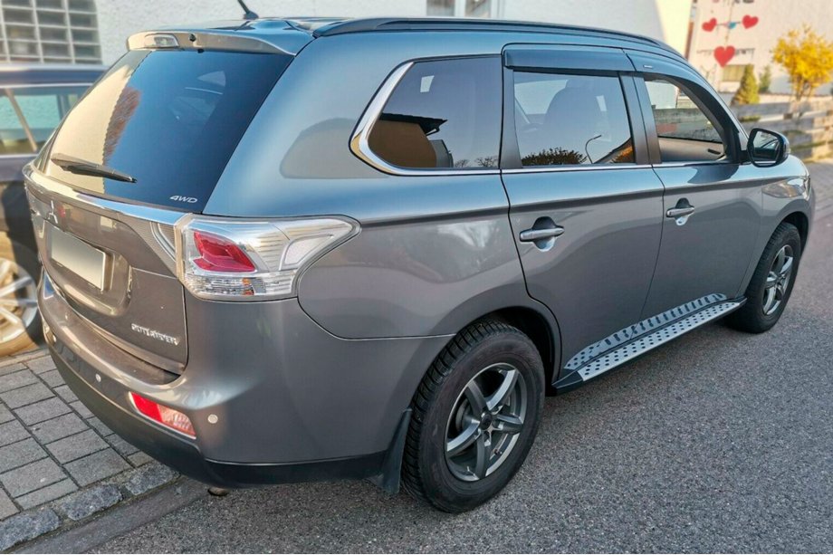 Mitsubishi Outlander 2012–2021 Bočné nášľapy OEM V1 (2 ks, hliník) Fotografia 3