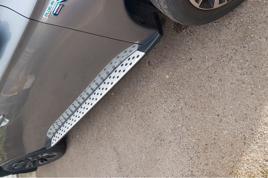 Mitsubishi Outlander 2012–2021 Bočné nášľapy OEM V1 (2 ks, hliník) Fotografia 8