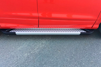 Ford Kuga/Escape 2013–2019 Bočné nášľapy Allmond Grey (2 ks, hliník) S lakovanými dverovými plechmi fotografia 6