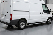 Ford Transit 2000–2014 Bočné nášľapy Fullmond (2 ks, hliník) L2 (stredný rázvor) fotografia 1