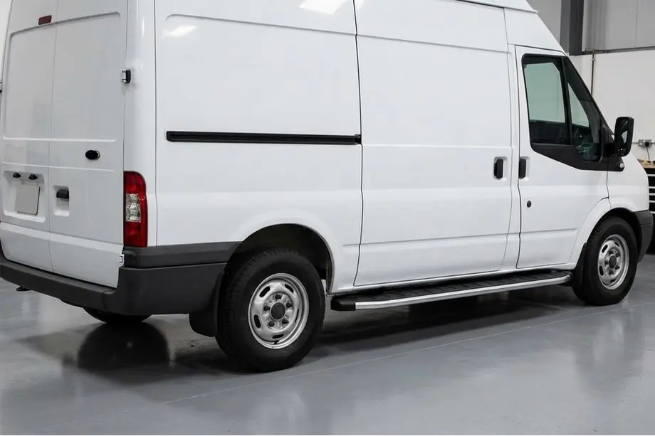 Ford Transit 2000–2014 Bočné nášľapy Fullmond (2 ks, hliník) Image