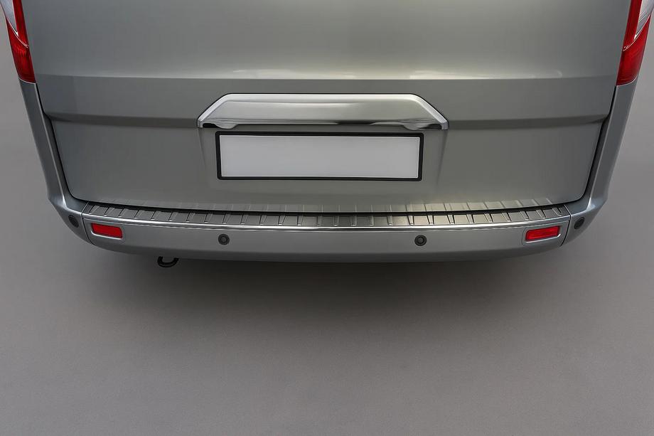 Ford Custom 2013–2022 Chrómová lišta nad ŠPZ (bez kamery, nerez) Image