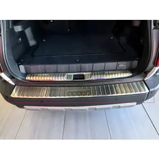 Chrómová lišta zadného nárazníka Toyota Land Cruiser Prado 250 2023– fotografia 1