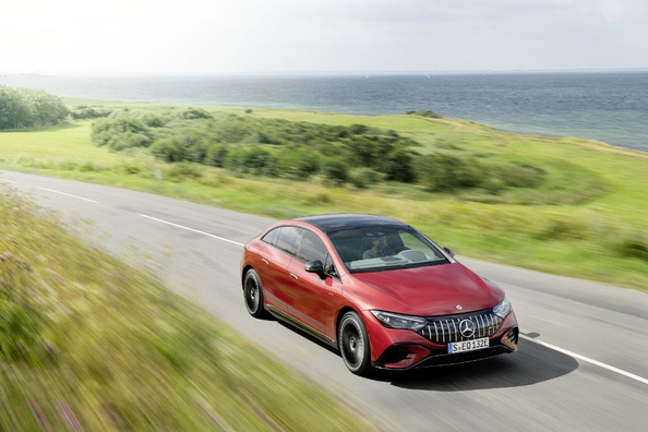 Recenzia elektrického sedanu Mercedes-Benz EQE AMG (V295) Fotografia 4