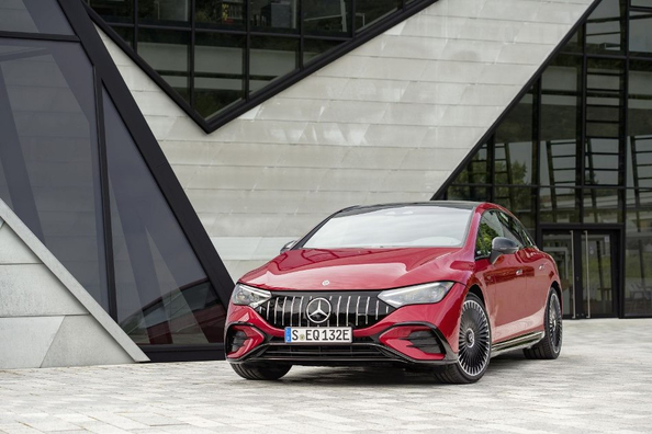 Recenzia elektrického sedanu Mercedes-Benz EQE AMG (V295) Fotografia 1