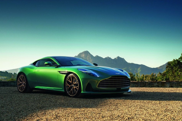 Prehľad športového kupé Aston Martin DB12 2024