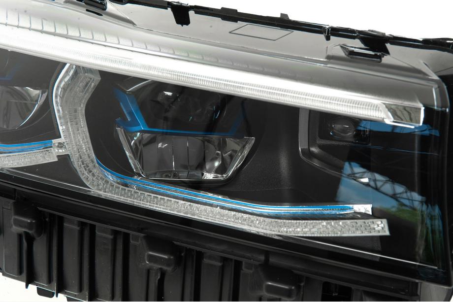 BMW rad 7 F01/F02 2008–2015 Faceliftový kit pre G12 M760 (bez výmeny veka kufra a zadných blatníkov) Fotografia 10