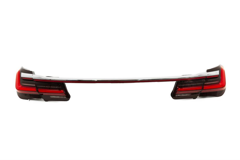 BMW rad 7 F01/F02 2008–2015 Faceliftový kit pre G12 M760 (bez výmeny veka kufra a zadných blatníkov) Fotografia 12