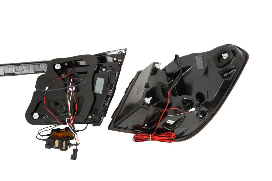 BMW rad 7 F01/F02 2008–2015 Faceliftový kit pre G12 M760 (bez výmeny veka kufra a zadných blatníkov) Fotografia 69