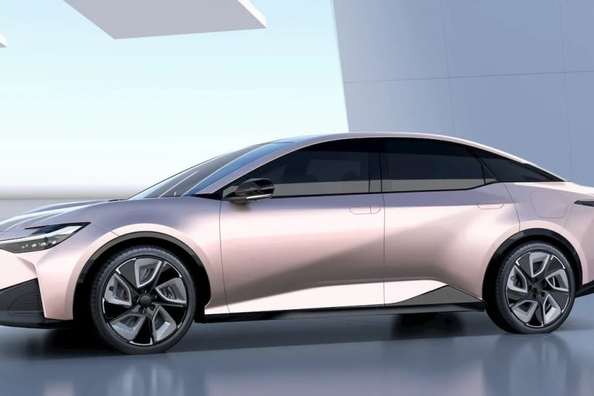 Recenzia elektrického sedanu Toyota bZ3