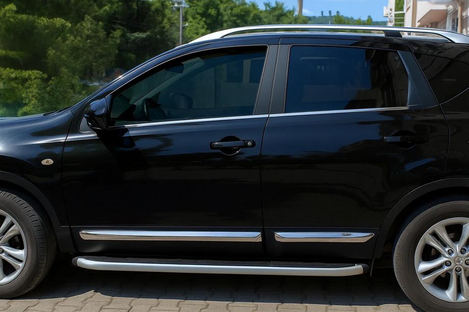 Nissan Qashqai 2010–2014 Dverové lišty OmsaLine (4 ks, nerez) Image