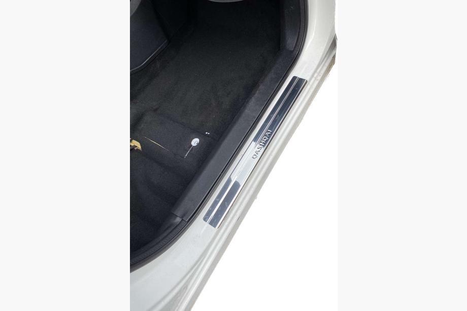 Nissan Qashqai 2014–2021 Nerezové kryty prahov Omsa (4 ks) Image