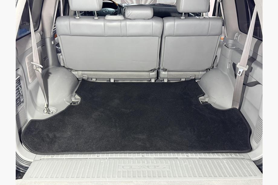 Lexus LX470 1998–2007 Textilná rohož do kufra Premium 2 ks čierna (7 miest) Image