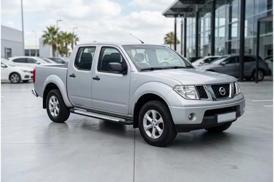 Nissan Navara 2006–2015 Bočné nášľapy typu X5 (2 ks, hliník) Image
