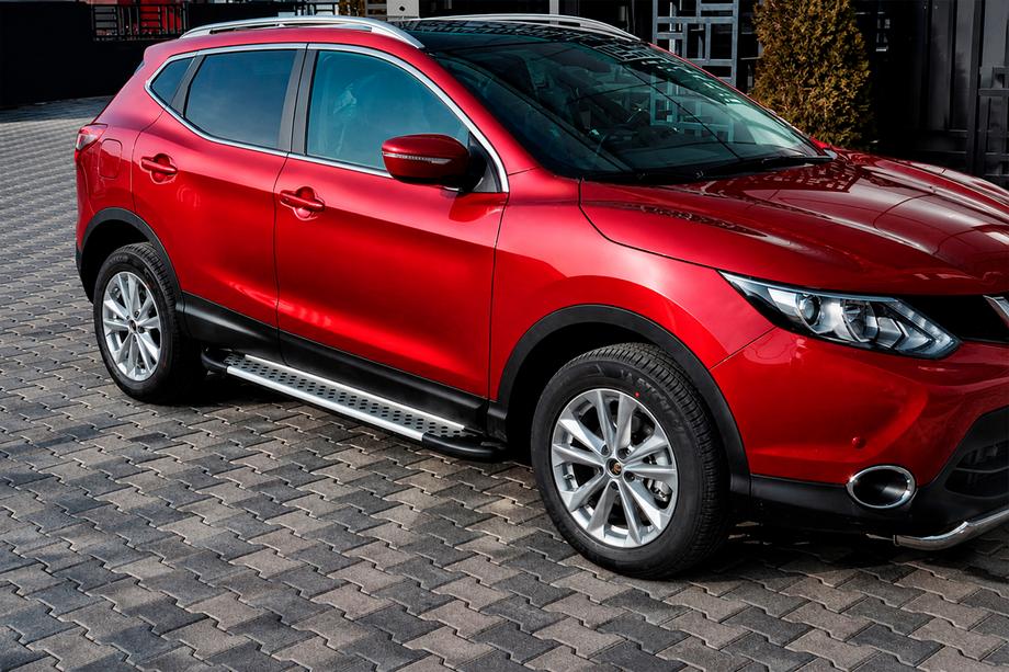 Nissan Qashqai 2014–2021 Bočné nášľapy typu X5 (2 ks, hliník) Fotografia 1