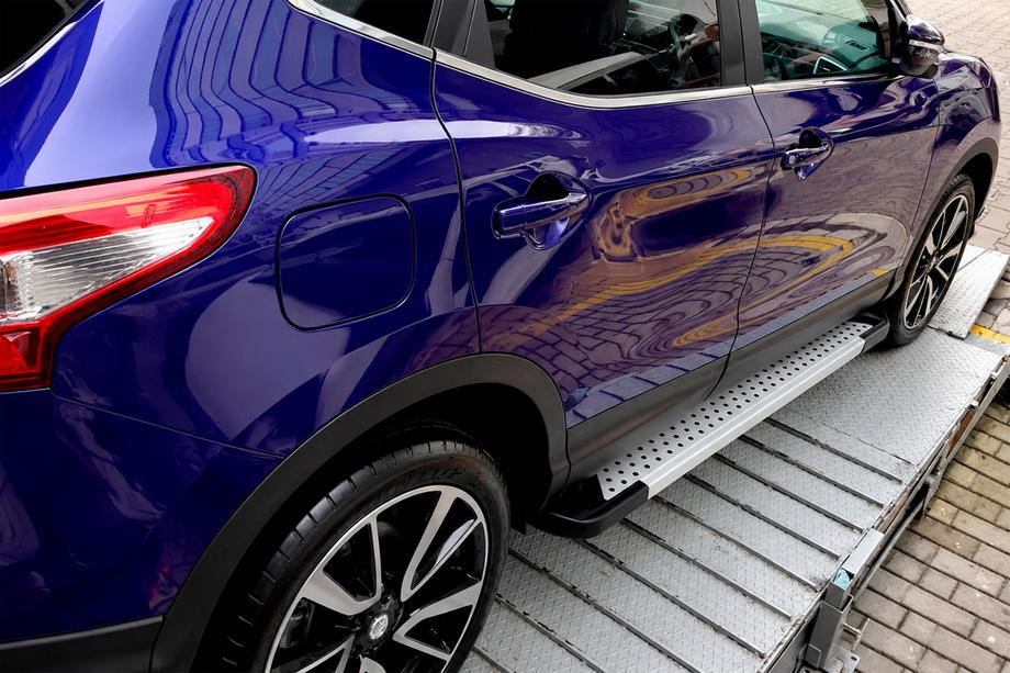 Nissan Qashqai 2014–2021 Bočné nášľapy typu X5 (2 ks, hliník) Fotografia 4