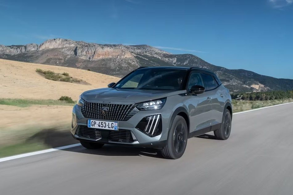 Modernizovaný Peugeot 2008: svieži pohľad na mestský crossover Fotografia 3