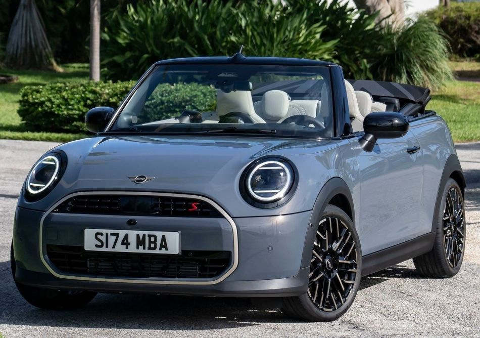 Recenzia Mini Cabrio: otvorený pôžitok v mestskom štýle