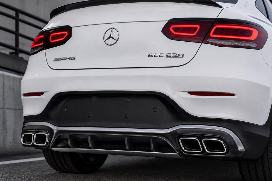Mercedes GLC Coupé C253 2016–2023 Zadný difúzor s koncovkami Silver (Dizajn AMG63 2020-2022) Fotografia 3