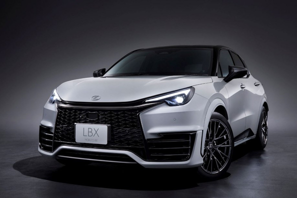 Test Lexus LBX 2025: Kompaktný crossover s prémiovým akcentom