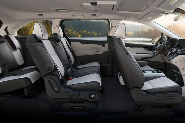 Vyberáme rodinný minivan: na čo si dať pozor?