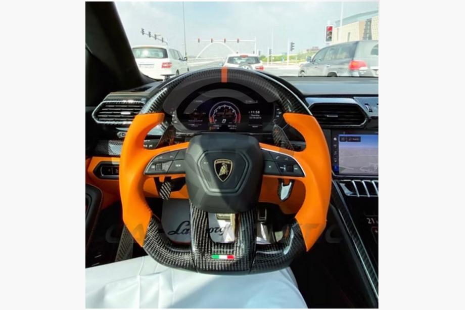 Lamborghini Urus 2018– Volant (karbón) Fotografia 1