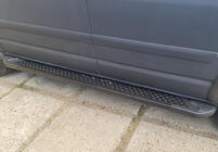 Volkswagen T5 Multivan 2003–2010 Bočné nášľapy typu X5, čierne (2 ks, hliník) fotografia 1
