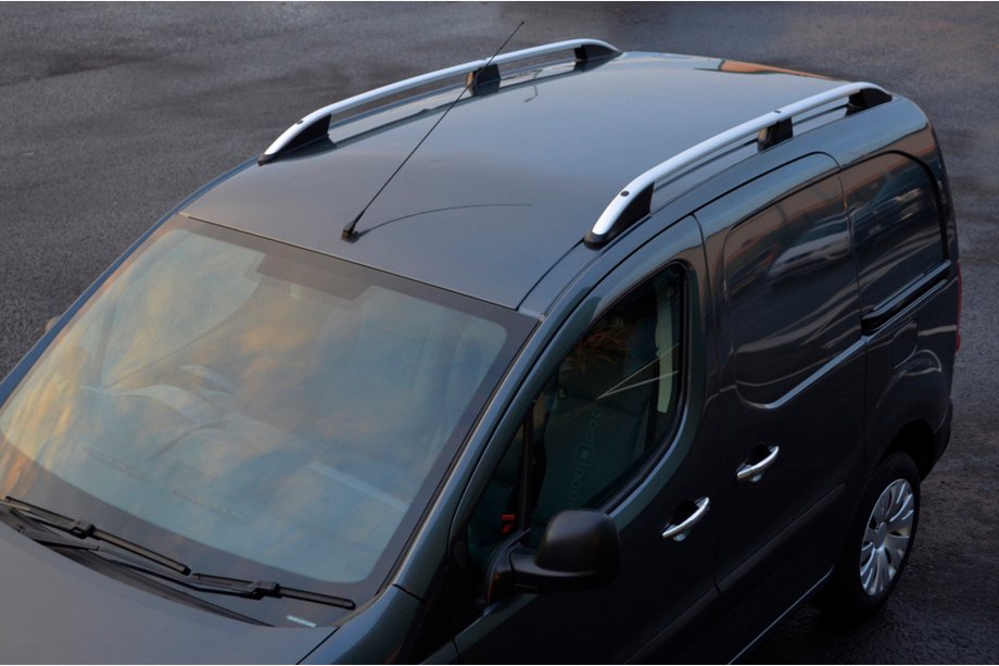 Peugeot Partner Tepee 2008–2018 Strešné lyžiny Skyport (matná sivá) Image