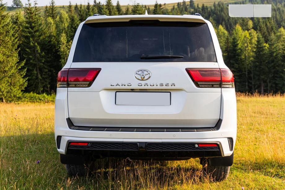 Toyota Land Cruiser 300 2021– Difúzor zadného nárazníka GXR Čierna farba Image
