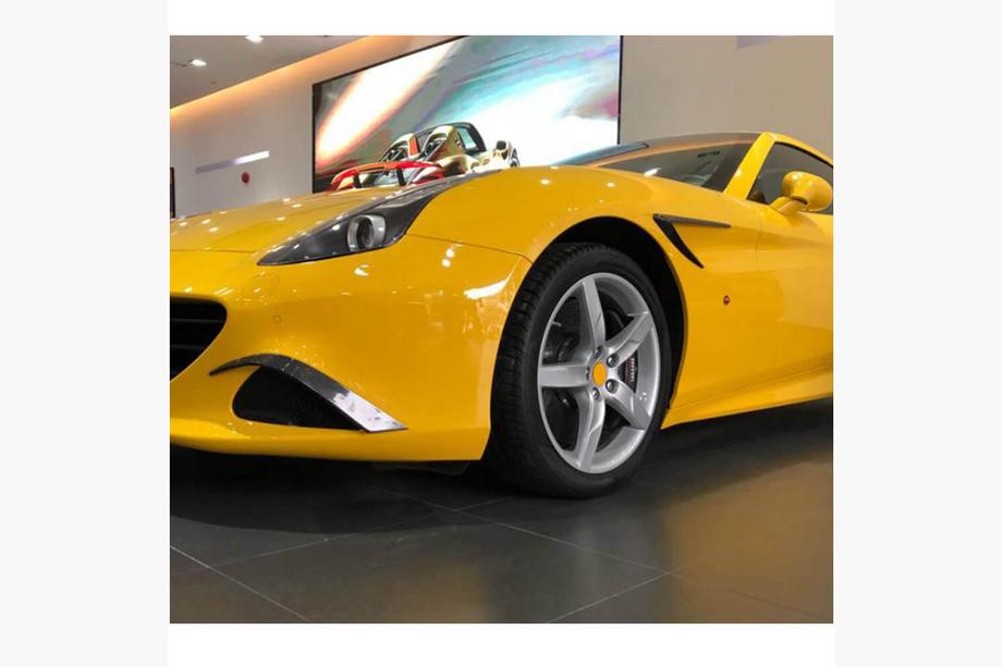 Ferrari California 2008–2017 Karbonové kryty predných blatníkov (2015-2018, Carbon) Fotografia 3