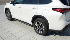 Toyota Highlander 2019– OEM bočné nášľapy (2024+, 2 ks, hliník) fotografia 1
