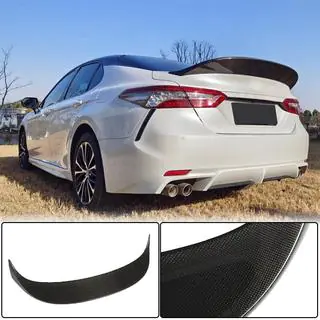 Spojler V2 (karbón) Toyota Camry 2017–2023 fotografia 1