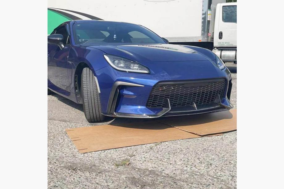 Subaru BRZ 2021– Karbonový lip na predný nárazník Lip V2 (2021-2023, Carbon) Fotografia 3