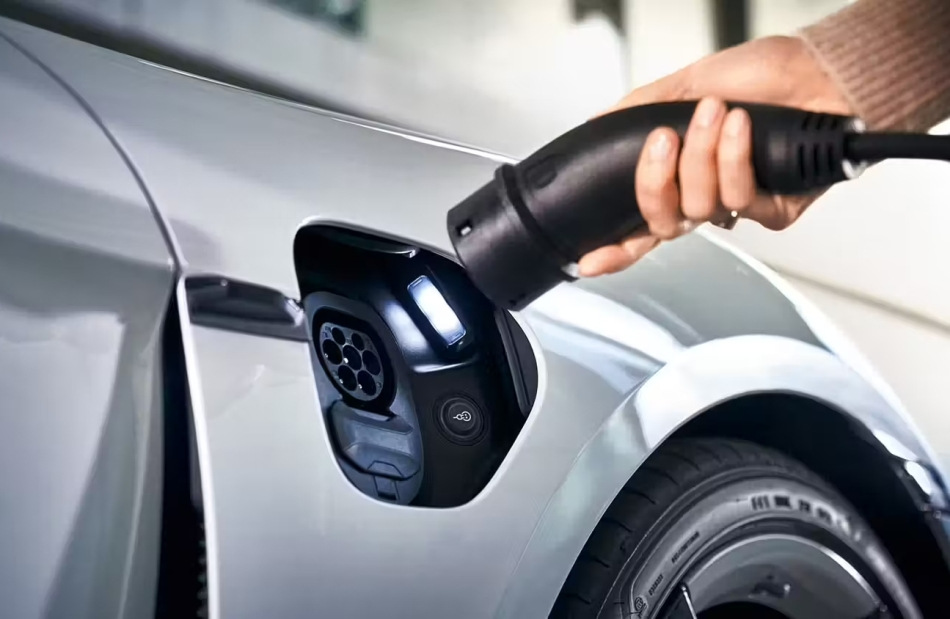 Ako dlho môže elektromobil zostať bez nabíjania?
