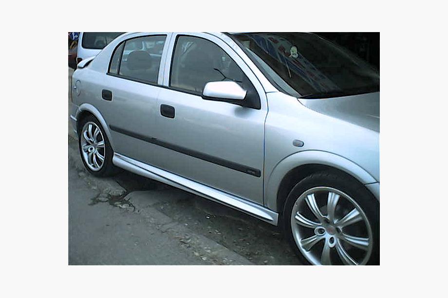 Opel Astra G Classic 1998–2012 Bočné prahy HB (na lakovanie) Image