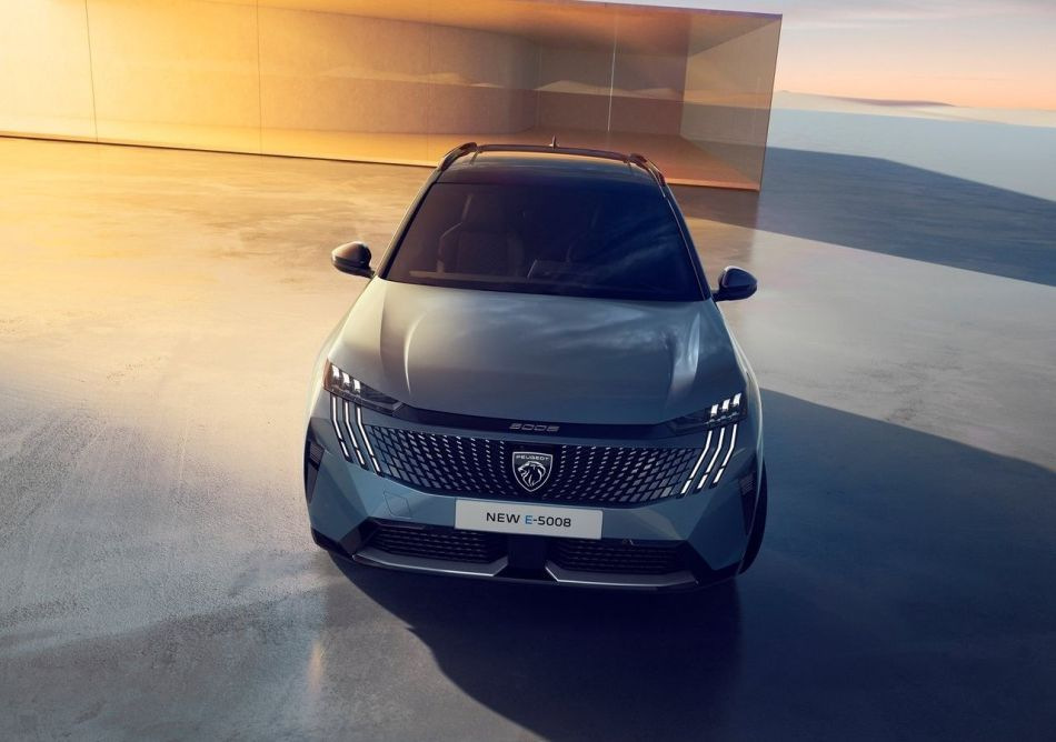 Peugeot e-5008 2024: Test elektrického 7-miestneho SUV